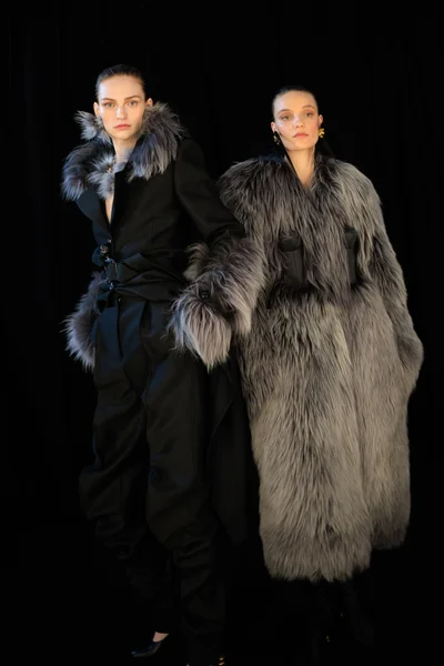 Look 12